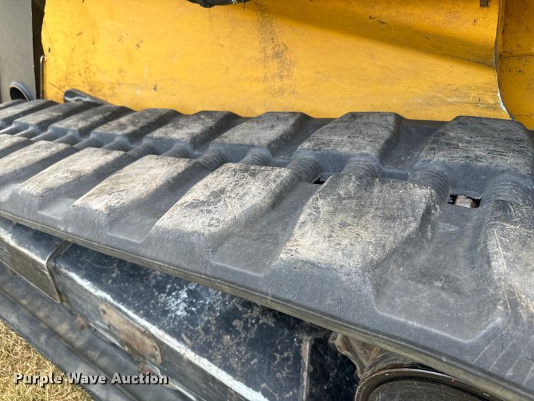 image for item DQ6822 2016 John Deere 333E tracked skid steer loader