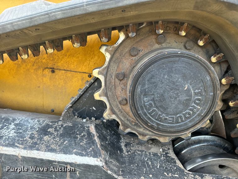 image for item DQ6822 2016 John Deere 333E tracked skid steer loader