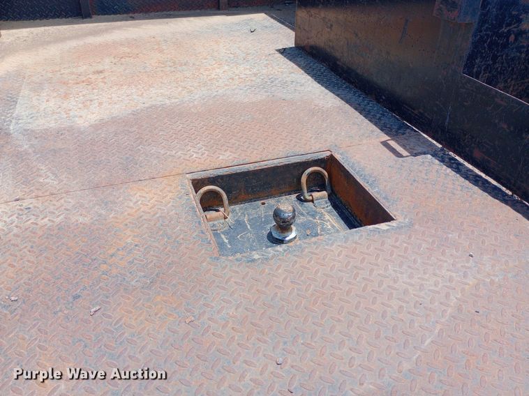 image for item DQ7139 2003 GMC C4500 flatbed truck