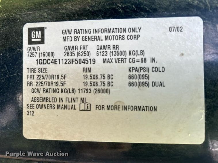 image for item DQ7139 2003 GMC C4500 flatbed truck