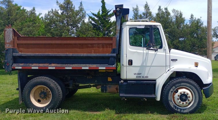 image for item DQ7140 1999 Freightliner  FL80 dump truck