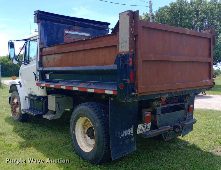 image for item DQ7140 1999 Freightliner  FL80 dump truck