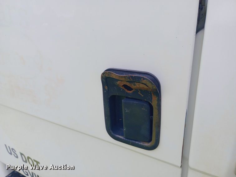 image for item DQ7140 1999 Freightliner  FL80 dump truck