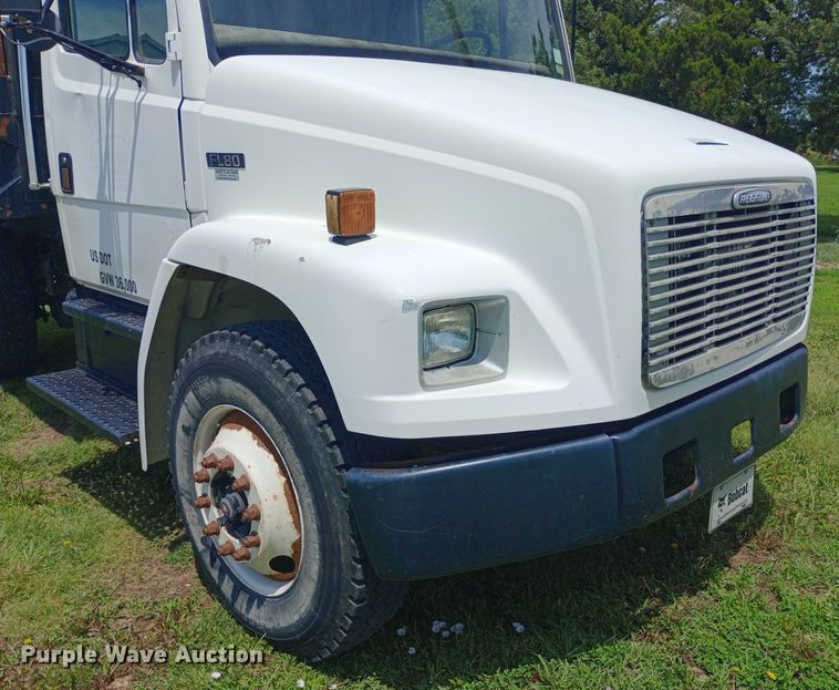 image for item DQ7140 1999 Freightliner  FL80 dump truck