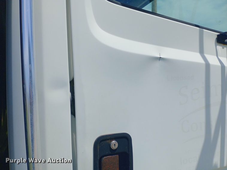 image for item DQ7140 1999 Freightliner  FL80 dump truck