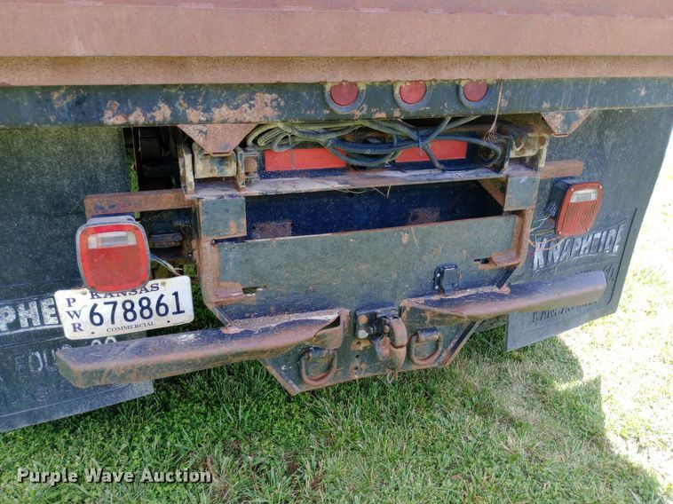 image for item DQ7140 1999 Freightliner  FL80 dump truck