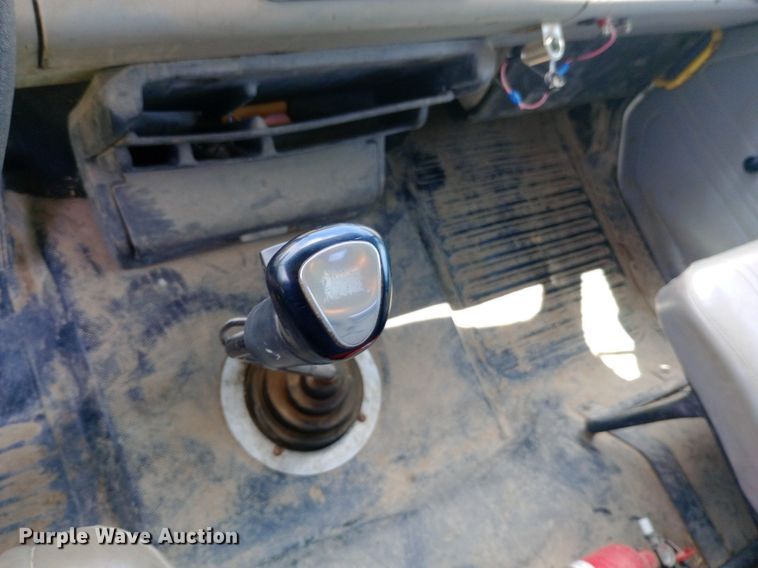 image for item DQ7140 1999 Freightliner  FL80 dump truck