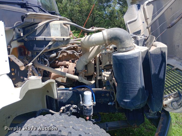 image for item DQ7140 1999 Freightliner  FL80 dump truck