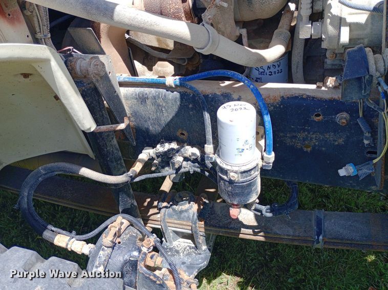 image for item DQ7140 1999 Freightliner  FL80 dump truck