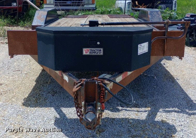 image for item DQ7142 2011 Finish Line tilt deck equipment trailer