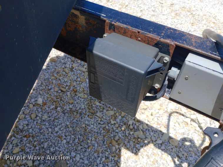 image for item DQ7142 2011 Finish Line tilt deck equipment trailer