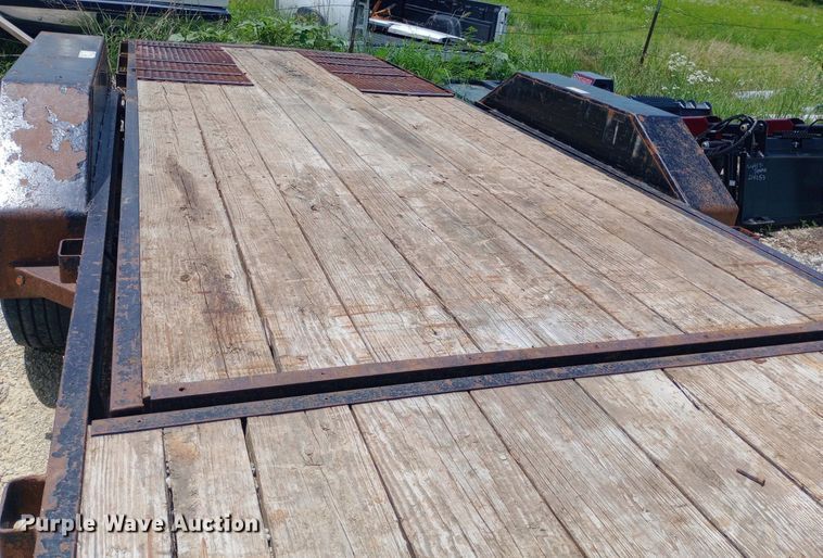 image for item DQ7142 2011 Finish Line tilt deck equipment trailer