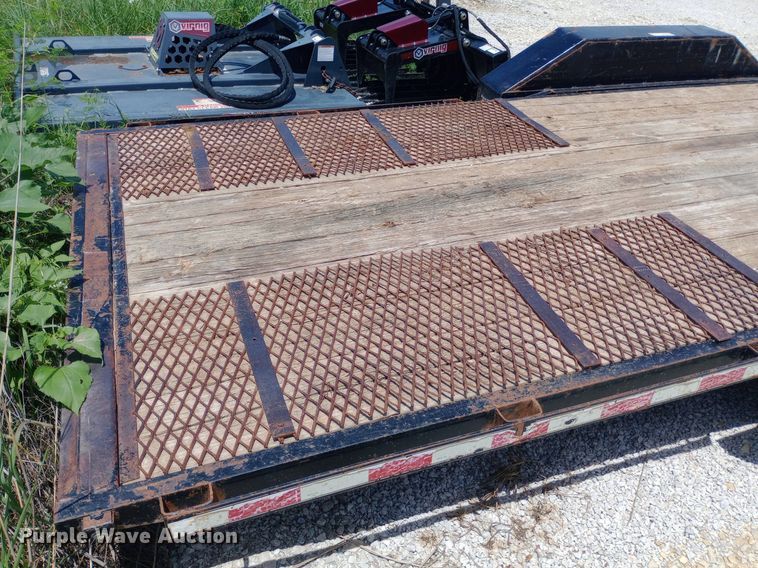 image for item DQ7142 2011 Finish Line tilt deck equipment trailer