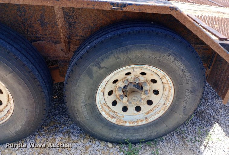 image for item DQ7142 2011 Finish Line tilt deck equipment trailer