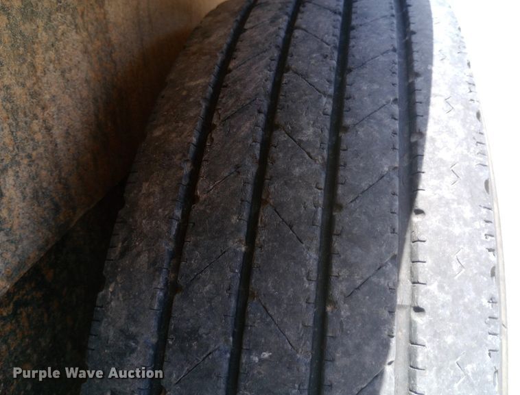 image for item DQ7142 2011 Finish Line tilt deck equipment trailer