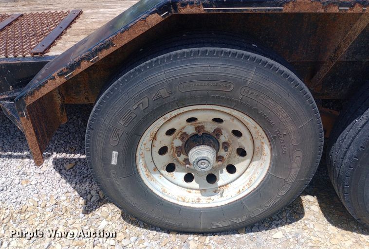 image for item DQ7142 2011 Finish Line tilt deck equipment trailer