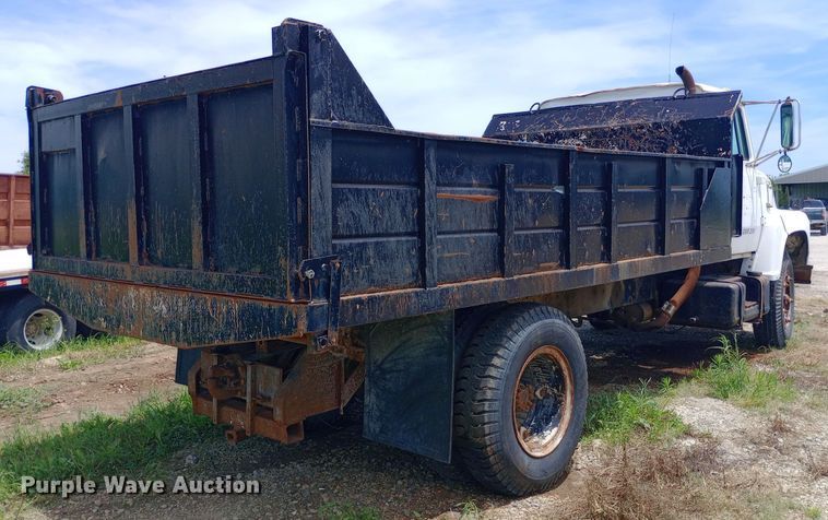 image for item DQ7143 1980 Ford 7000 dump truck