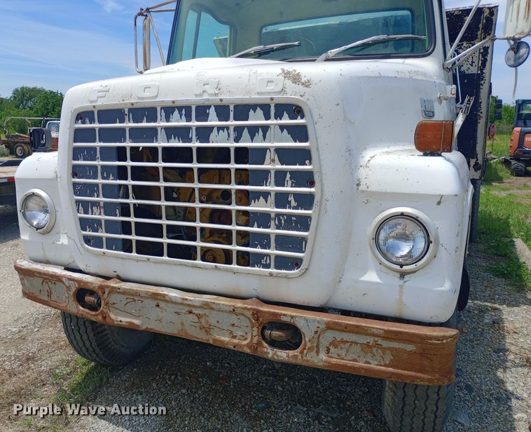 image for item DQ7143 1980 Ford 7000 dump truck