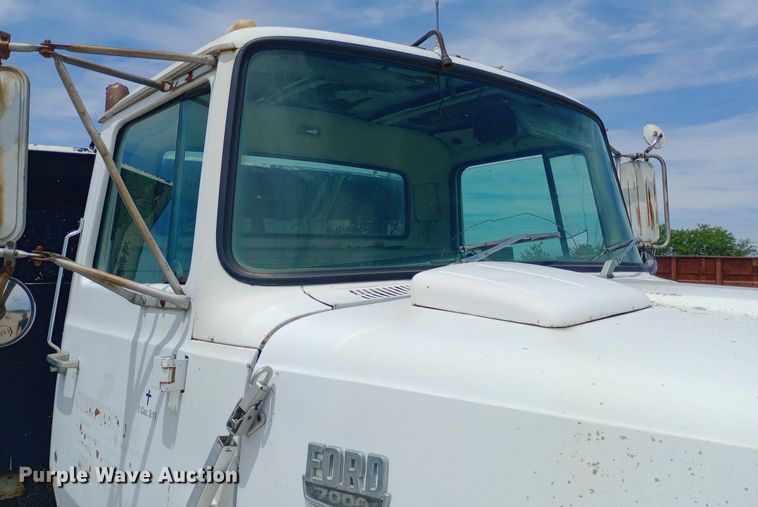 image for item DQ7143 1980 Ford 7000 dump truck