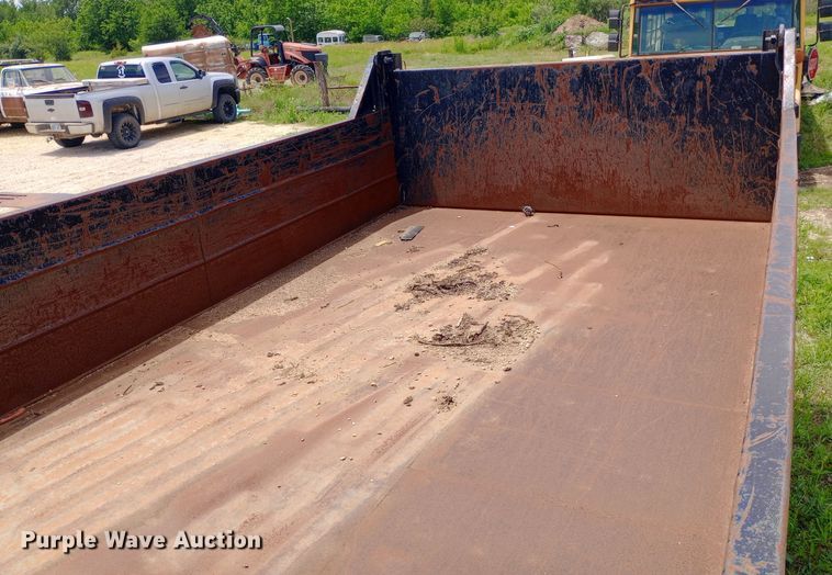 image for item DQ7143 1980 Ford 7000 dump truck