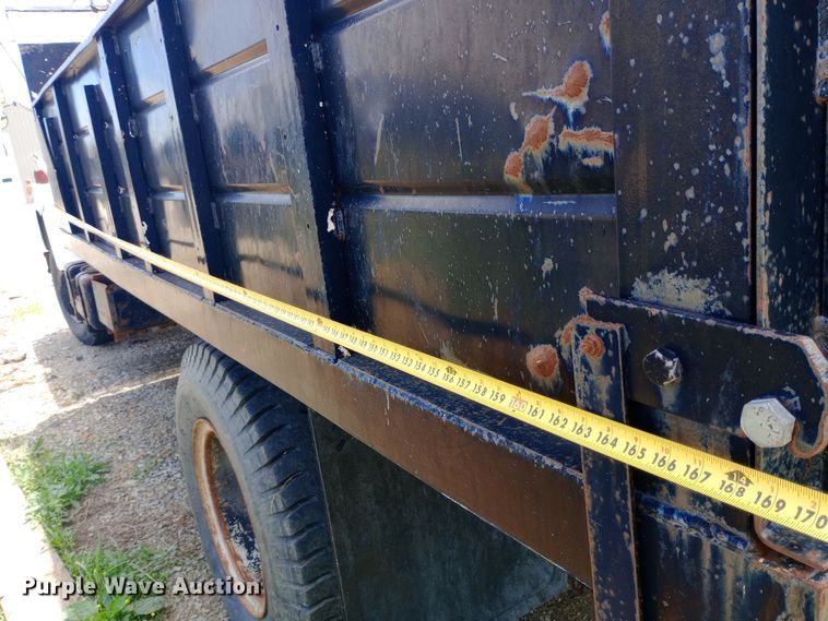 image for item DQ7143 1980 Ford 7000 dump truck