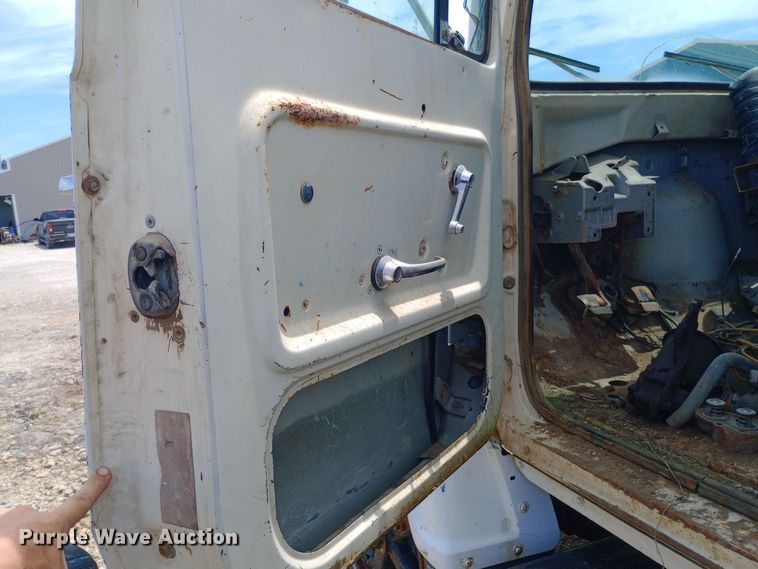 image for item DQ7143 1980 Ford 7000 dump truck