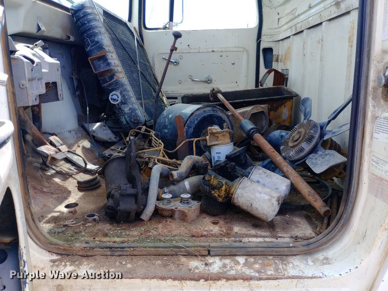 image for item DQ7143 1980 Ford 7000 dump truck