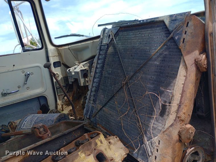 image for item DQ7143 1980 Ford 7000 dump truck