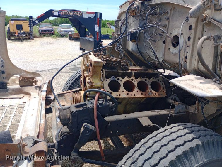 image for item DQ7143 1980 Ford 7000 dump truck