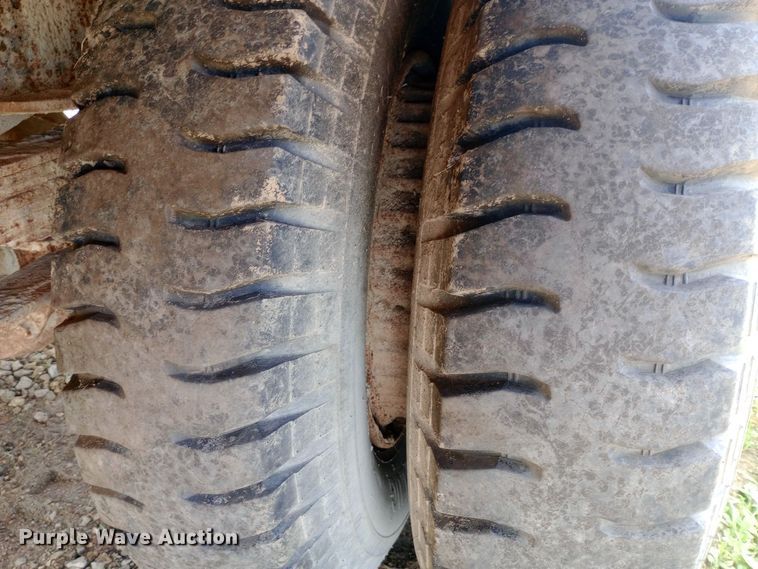 image for item DQ7143 1980 Ford 7000 dump truck