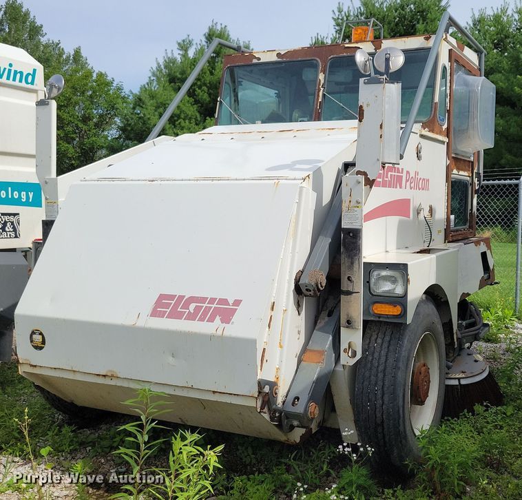 image for item DR4316 2007 Elgin  Pelican street sweeper