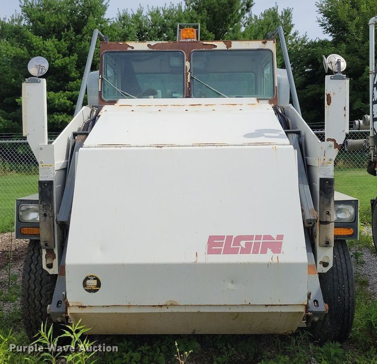 image for item DR4316 2007 Elgin  Pelican street sweeper