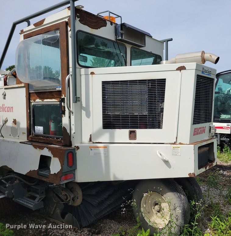 image for item DR4316 2007 Elgin  Pelican street sweeper