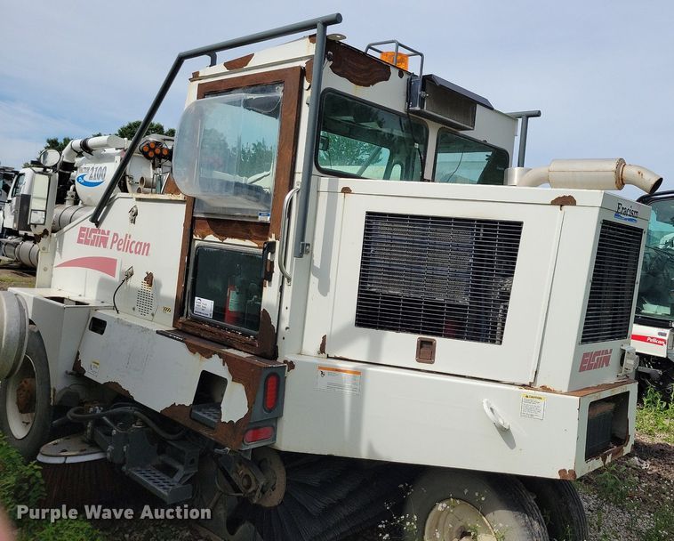 image for item DR4316 2007 Elgin  Pelican street sweeper