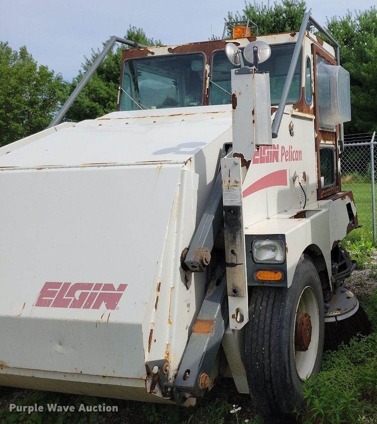 image for item DR4316 2007 Elgin  Pelican street sweeper