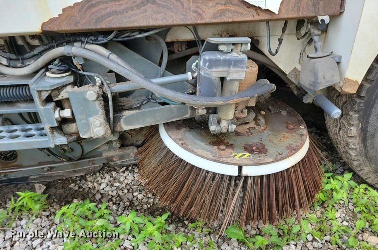 image for item DR4316 2007 Elgin  Pelican street sweeper