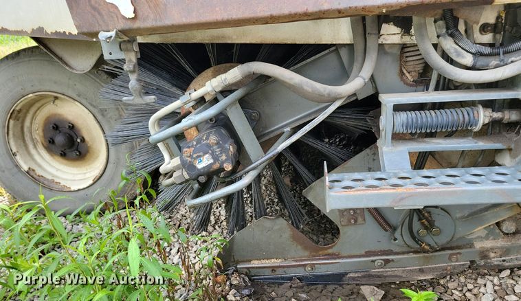 image for item DR4316 2007 Elgin  Pelican street sweeper