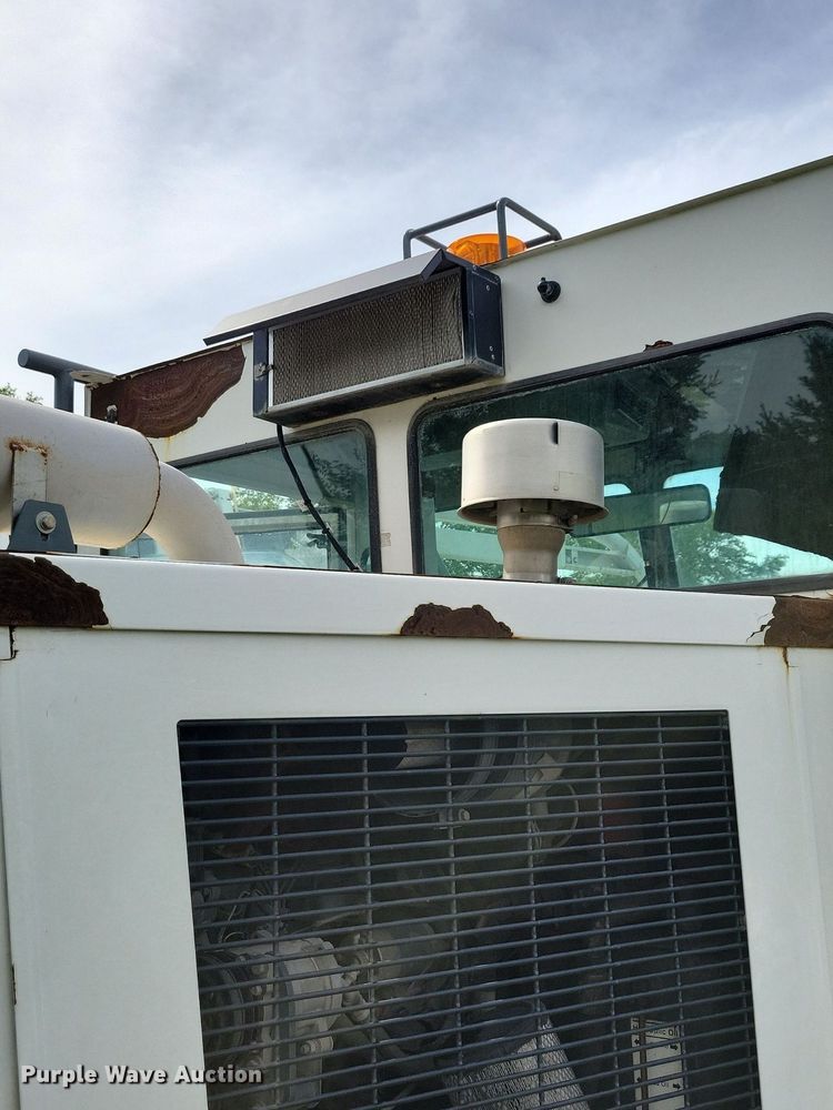 image for item DR4316 2007 Elgin  Pelican street sweeper