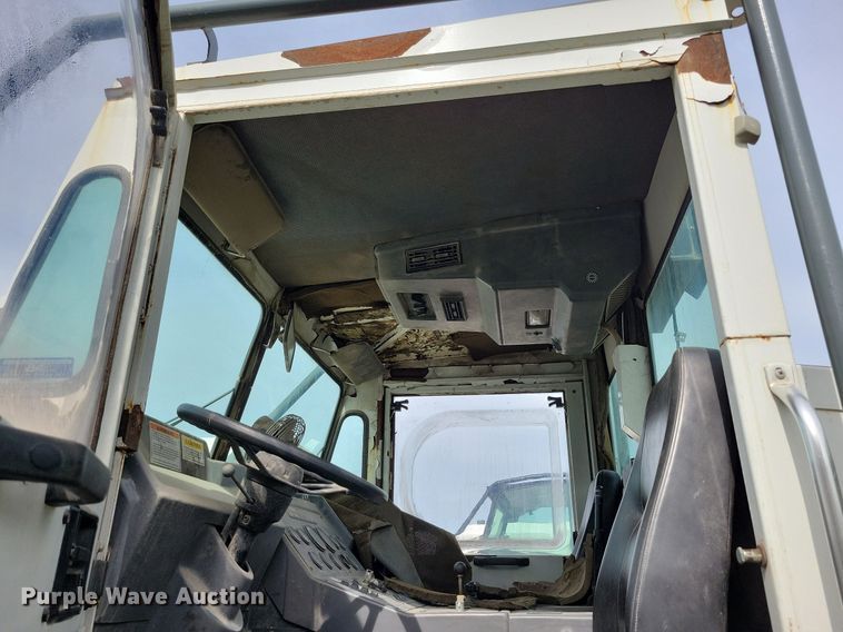 image for item DR4316 2007 Elgin  Pelican street sweeper