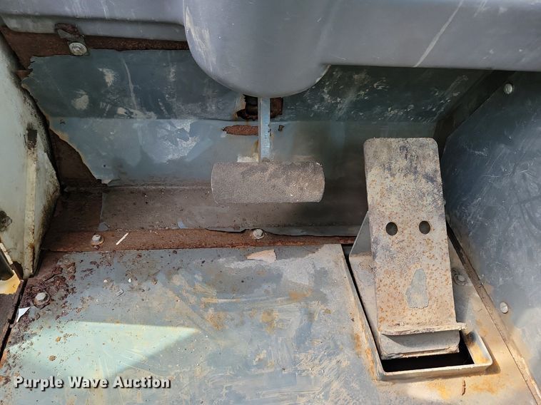 image for item DR4316 2007 Elgin  Pelican street sweeper