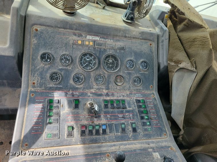 image for item DR4316 2007 Elgin  Pelican street sweeper