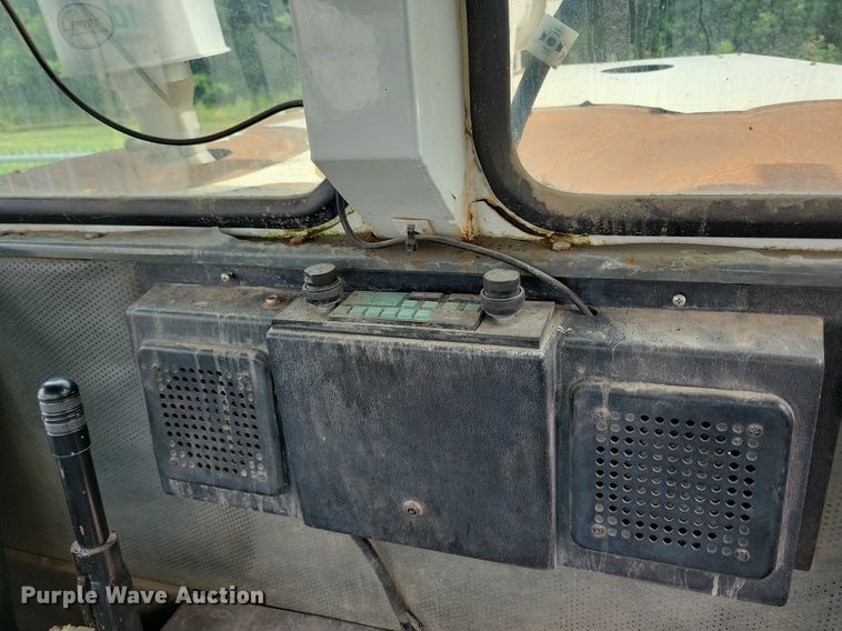 image for item DR4316 2007 Elgin  Pelican street sweeper