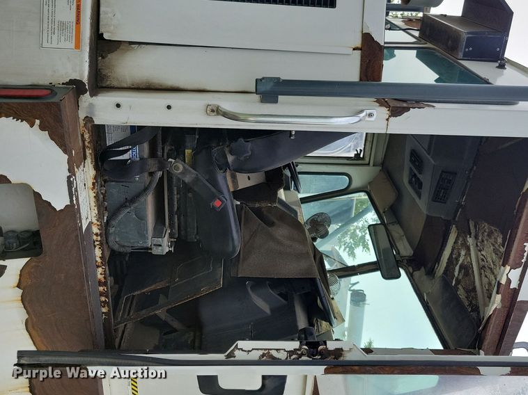 image for item DR4316 2007 Elgin  Pelican street sweeper