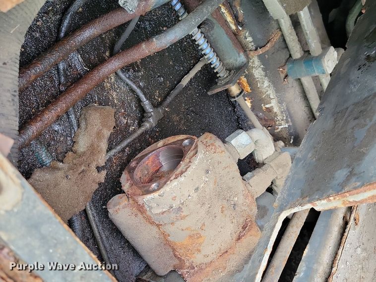 image for item DR4316 2007 Elgin  Pelican street sweeper