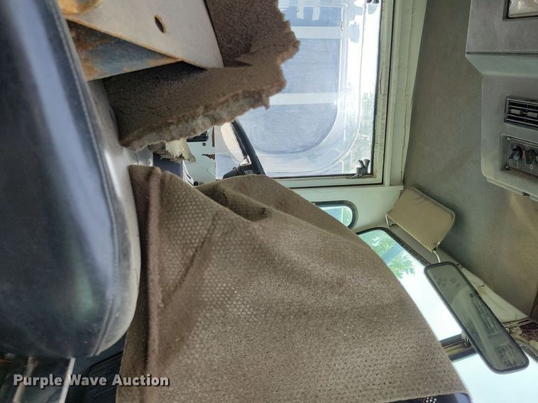 image for item DR4316 2007 Elgin  Pelican street sweeper