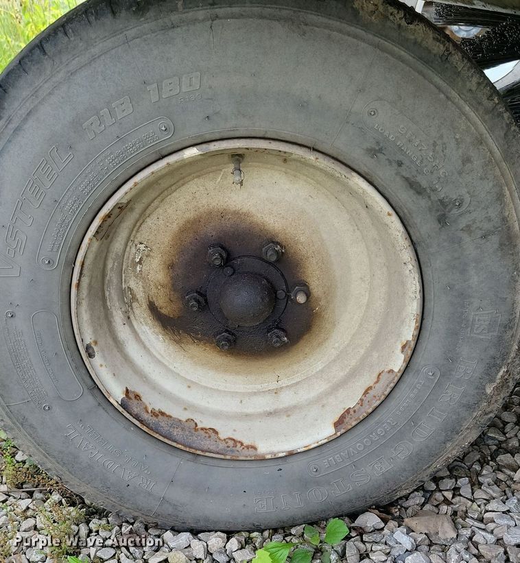 image for item DR4316 2007 Elgin  Pelican street sweeper