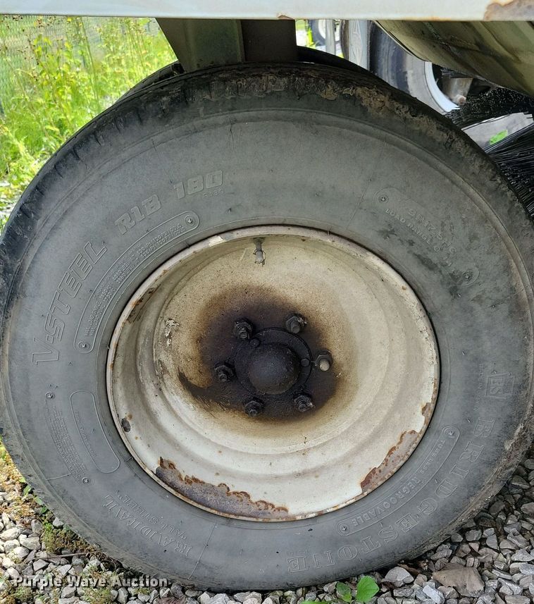 image for item DR4316 2007 Elgin  Pelican street sweeper