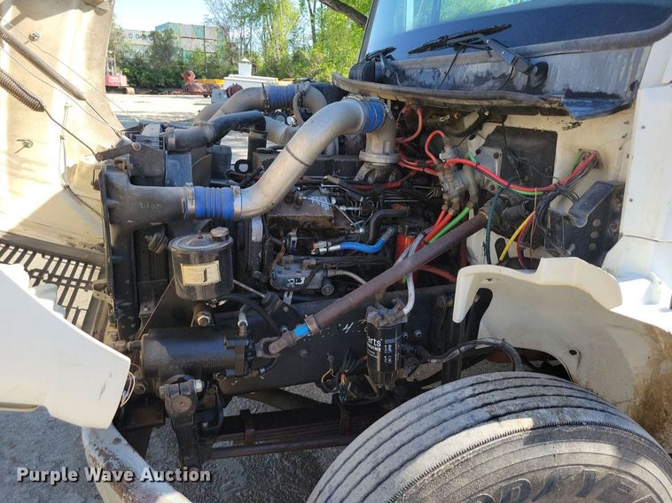 image for item DR8015 2001 Freightliner FL80 water truck