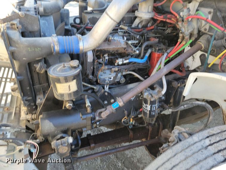 image for item DR8015 2001 Freightliner FL80 water truck