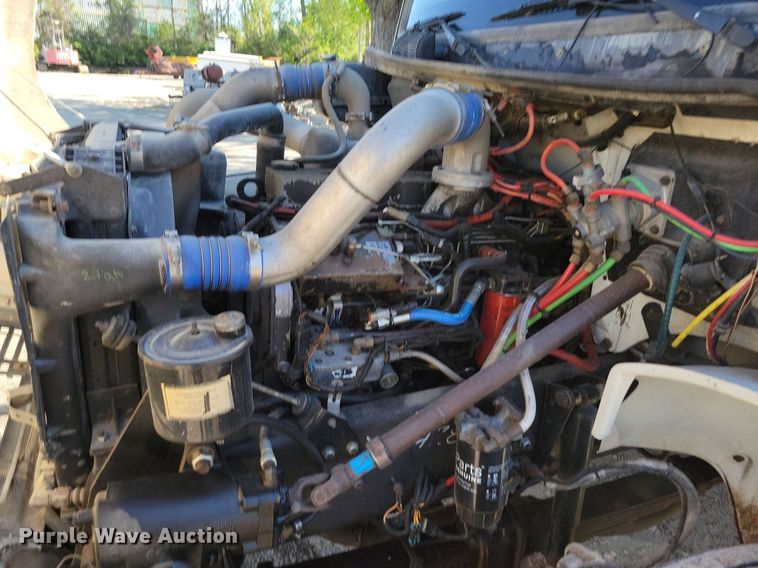 image for item DR8015 2001 Freightliner FL80 water truck